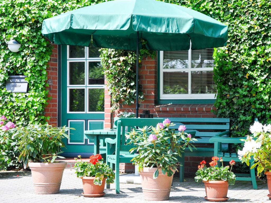 Haus Am Deich Apartment Utersum Exterior photo