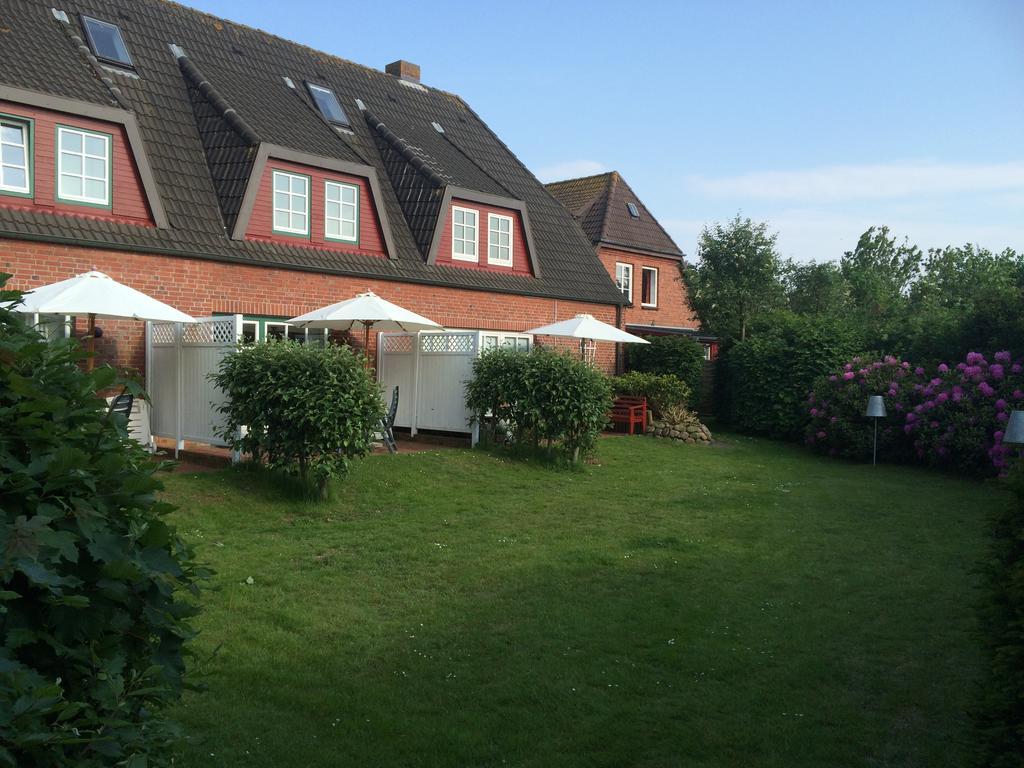 Haus Am Deich Apartment Utersum Exterior photo
